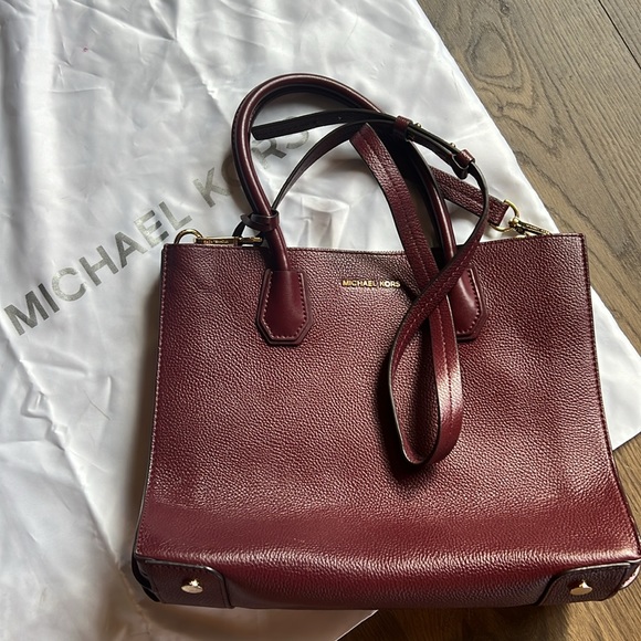 Michael Kors burgundy pebbled leather accordion tote crossbody purse bag - Picture 1 of 8